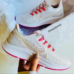 NWT Nike Air Zoom Pegasus 36 Premium Sneakers